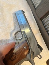 Full size Coonan 357 Semi Auto w/ 3 mags - 4 of 12