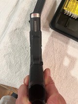 Glock 19 1st gen in box, excellent shape - 8 of 10