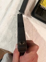 Glock 19 1st gen in box, excellent shape - 9 of 10
