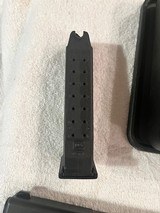 Glock 19 1st gen in box, excellent shape - 7 of 10
