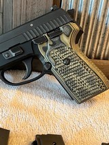 Sig P239 9mm w/3 mags, excellent shape - 7 of 14