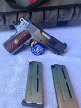 Wilson Combat Sentinel 9mm Factory Custom Beautiful 9mm - 4 of 15