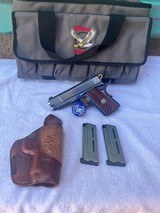 Wilson Combat Sentinel 9mm Factory Custom Beautiful 9mm - 1 of 15