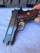Wilson Combat Sentinel 9mm Factory Custom Beautiful 9mm - 8 of 15