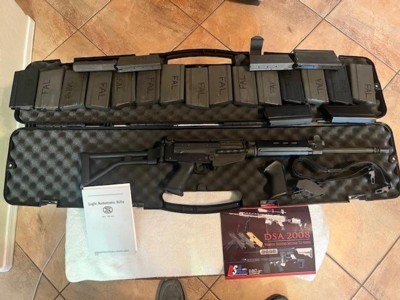 DS Arms FAL paratrooper in box, excellent, 21 mags