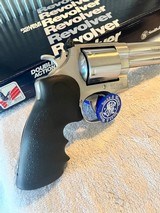 S&W 657-2 Classic Hunter 41 Magnum, New in Box - 9 of 13 S&W 657-2 Classic Hunter 41 Magnum, New in Box - 9 of 13