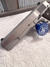 Colt 1911 Government 38 super Stainless - 2 of 13