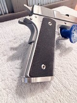 Colt 1911 Government 38 super Stainless - 6 of 13