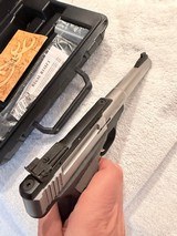 Browning Buckmark 22LR in box excellent - 8 of 11