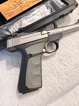 Browning Buckmark 22LR in box excellent - 4 of 11