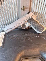 Dan Wesson Valor in box excellent, 9mm - 1 of 12