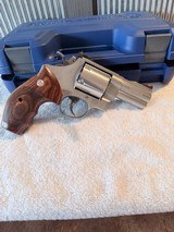 S&W 629-4 3 inch 44 Mag in excellent shape - 4 of 11