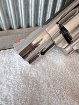 S&W 686-1 2.5 inch, factory combat grips - 7 of 15
