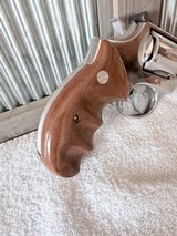 S&W 686-1 2.5 inch, factory combat grips - 3 of 15