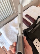 Dan Wesson Razorback 10mm in factory pouch - 9 of 14