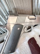 Dan Wesson Razorback 10mm in factory pouch - 5 of 14