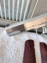 Dan Wesson Razorback 10mm in factory pouch - 3 of 14
