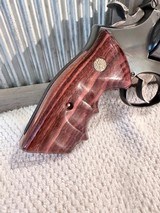 Gorgeous S&W 17-6 Full Lug 22LR with factory combats - 6 of 18