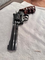 Gorgeous S&W 17-6 Full Lug 22LR with factory combats - 17 of 18