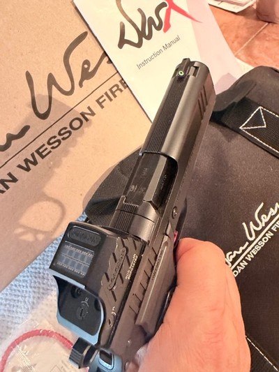 Dan Wesson DWX compact with Holosun Red dot - Image 11 of 13