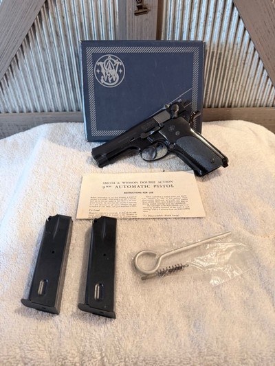 As New in Box S&W Model 59 no dash - Image 1 of 17