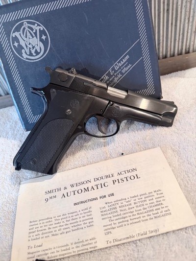 As New in Box S&W Model 59 no dash - Image 5 of 17