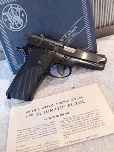 As New in Box S&W Model 59 no dash - Image 6 of 17