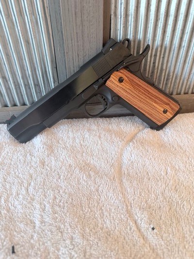 Rock Island Gunsite 1911 45 acp Government - Image 1 of 16