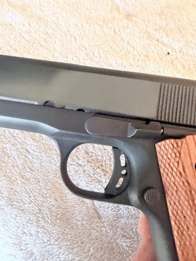 Rock Island Gunsite 1911 45 acp Government - Image 11 of 16