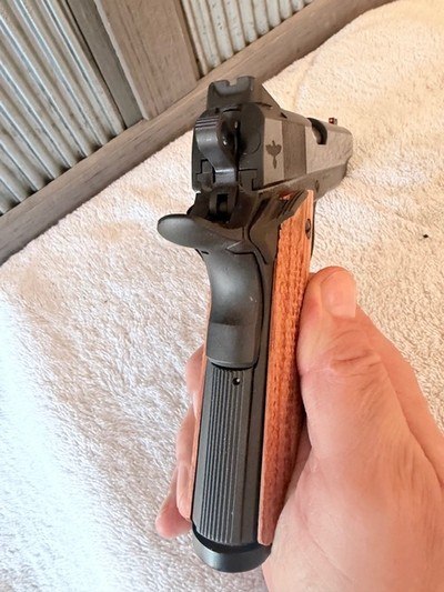 Rock Island Gunsite 1911 45 acp Government - Image 5 of 16