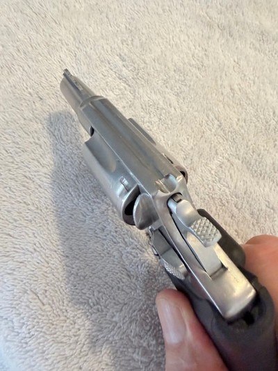 S&W model 60 no dash with Crimson Trace grips - Image 6 of 11