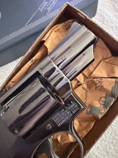 S&W Model 19-3 2.5 inch 357 in box, excellent! - Image 6 of 13
