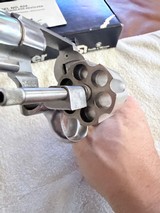 S&W Model 624 no dash in box, excellent condition - Image 10 of 19