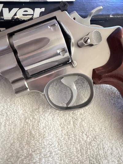 S&W Model 624 no dash in box, excellent condition - Image 2 of 19