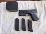 Glock 17 Gen 4 with 3 mags, Glock GTL II light - Image 1 of 14