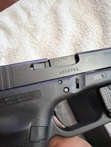 Glock 17 Gen 4 with 3 mags, Glock GTL II light - Image 5 of 14