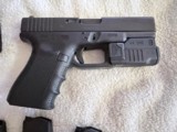 Glock 17 Gen 4 with 3 mags, Glock GTL II light - Image 3 of 14