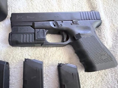 Glock 17 Gen 4 with 3 mags, Glock GTL II light - Image 2 of 14