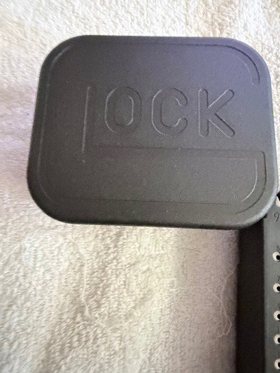 Glock 17 Gen 4 with 3 mags, Glock GTL II light - Image 11 of 14