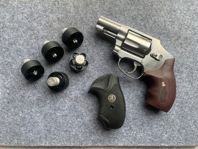 Smith & Wesson 640 (No dash) .357 magnum w/extras - Image 5 of 5