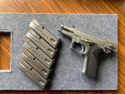 Smith & Wesson 5906 9mm w/extras - Image 3 of 8