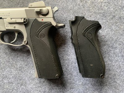 Smith & Wesson 5906 9mm w/extras - Image 5 of 8