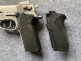 Smith & Wesson 5906 9mm w/extras - Image 5 of 8