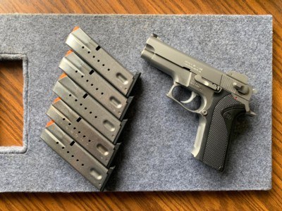 Smith & Wesson 5906 9mm w/extras - Image 4 of 8