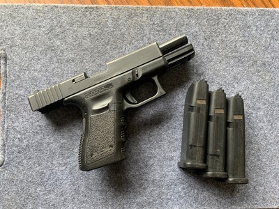 Glock 19 Gen 3 + 3 mags - Image 4 of 6