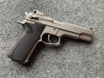 Smith & Wesson 4506 .45acp w/ extra mags - Image 3 of 6