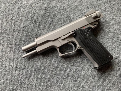 Smith & Wesson 4506 .45acp w/ extra mags - Image 2 of 6