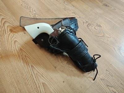 Ike's Custom handmade Western Holster and Belt