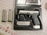 KAHR CW40 - 1 of 7