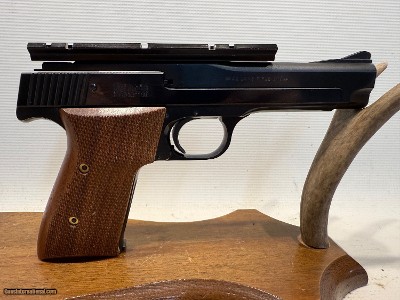 Smith & Wesson Model 41 .22 LR w/ 5” Barrel